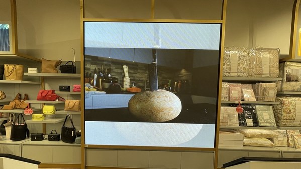 Leading Middle East retailer attracts more customers with Hikvision innovative LED and LCD displays Leading Middle East retailer attracts more customers with Hikvision innovative LED and LCD displays