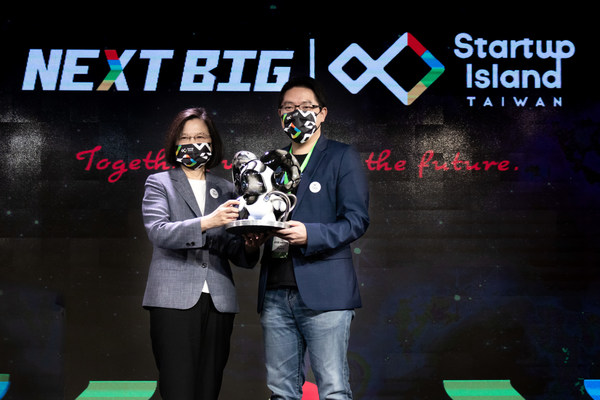 iKala Co-Founder & CEO Sega Cheng Received An Honour from President Tsai Ing-Wen at The Taiwan NEXT BIG Award Ceremony Today