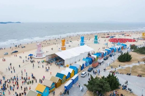 Yintan's Wind from the Sea Program is very popular with tourists