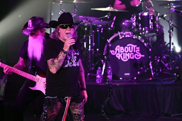 This event was Mario Barth's debut in America as frontman of About Kings