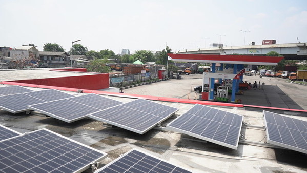 Pertamina NRE expanded the Solar Power Plants (PLTS) at petrol stations to a total of 99 points. Pertamina NRE is supporting the acceleration of Pertamina's internally focused energy transition. Pertamina NRE expanded the Solar Power Plants (PLTS) at petrol stations to a total of 99 points. Pertamina NRE is supporting the acceleration of Pertamina's internally focused energy transition.