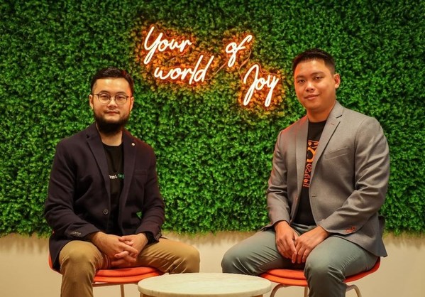 Klook and ZA Tech Enter Partnership in Multiple Markets (From left: Young Yang, General Manager of ZA Tech Southeast Asia, and C.S. Soong, VP, Corporate Development at Klook) Klook and ZA Tech Enter Partnership in Multiple Markets (From left: Young Yang, General Manager of ZA Tech Southeast Asia, and C.S. Soong, VP, Corporate Development at Klook)