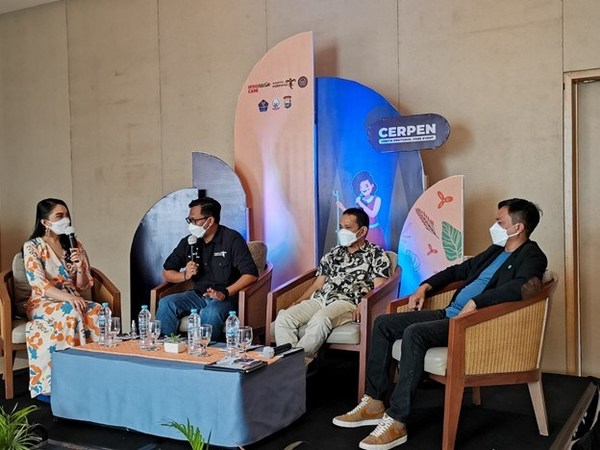 (left to right) Winda Anggraeny, MC; Hafiz Agung Rifai, Regional Strategy and Promotion Coordinator at the Ministry of Tourism and Creative Economy; Prana Rama Vidi Suaebo, Toraja Highland Fest's Initiator; and Sofyan Setiawan, Director of PT Festival Delapan Indonesia.