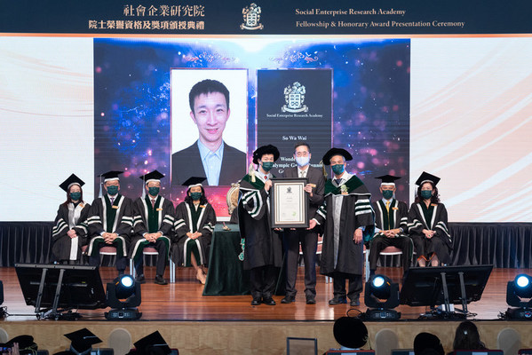 So Wa Wai BBS MH thanked Social Enterprise Research Academy (SERA) for the Senior Fellowship recognition. He is a retired athlete who has competed in the Paralympic Games on five occasions, winning 12 medals and gained the nickname “Wonder Boy”, and he said that as an athlete, he was proud of winning honor for Hong Kong.