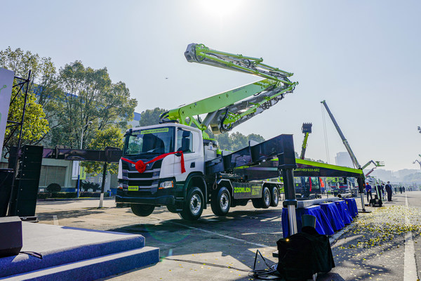 Zoomlion Reveals Pioneering Carbon Fiber Composite Material Technology Applied to Industry-First Pump Truck Boom