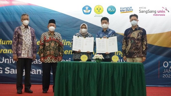 Photograph of ‘MOU signing ceremony between KT&G Sangsang Univ Indonesia-Universitas Negeri Jakarta for ‘Univ Zone’