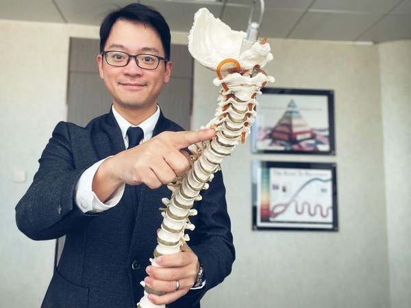 Dr Eric Chu, Chairman of Chiropractic Doctors Association of Hong Kong Dr Eric Chu, Chairman of Chiropractic Doctors Association of Hong Kong