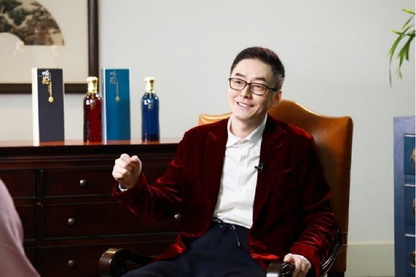Photo shows Zhang Xuefeng, designer of TingHua baijiu. Photo shows Zhang Xuefeng, designer of TingHua baijiu.