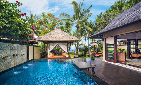 The Strand Villa - Direct access to the beach