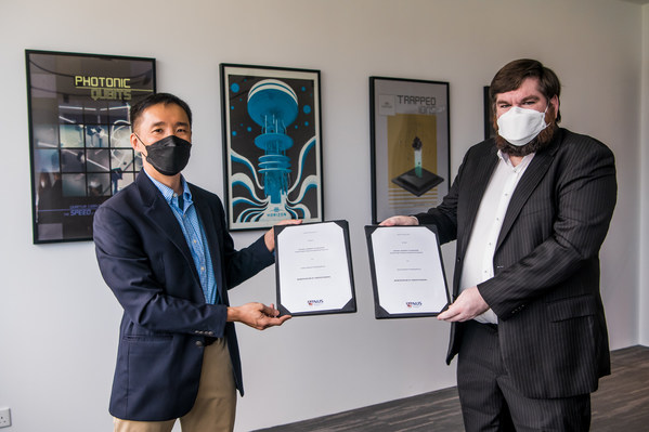 MoU signing between NUS, represented by Alexander Ling, an Associate Professor in NUS and Director of Singapore’s Quantum Engineering Programme, and Horizon Quantum Computing, represented by its CEO Joe Fitzsimons