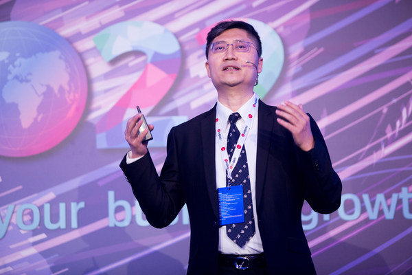 Wang Chen, Vice President of International Business of H3C delivered a keynote speech of “Moving Forward to the New Business” at the event