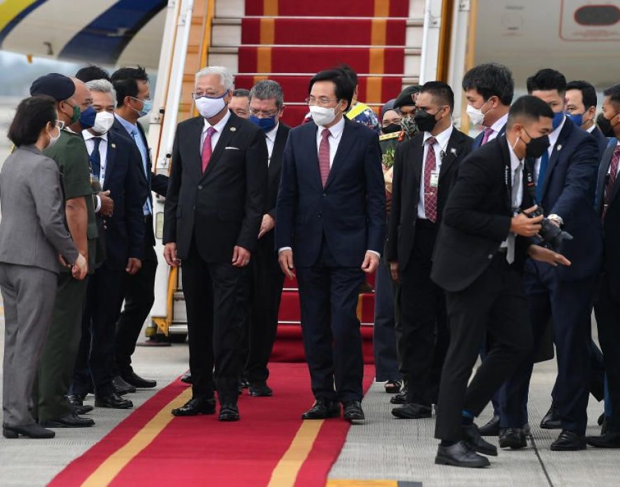 PM begins two-day visit to Vietnam