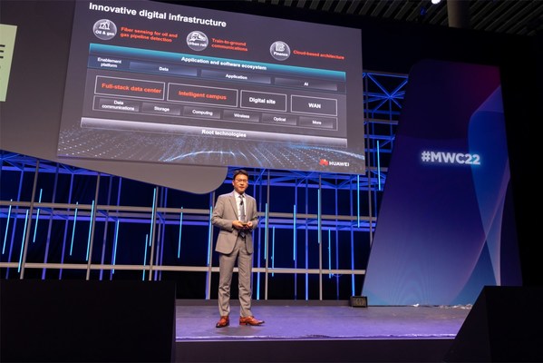 Mr. Chen Banghua, Vice President (VP) of the Huawei Enterprise Business Group, delivered a keynote speech