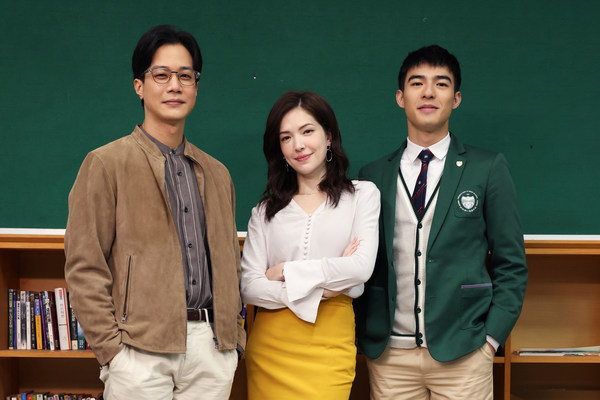 Cast of Lesson in Love: (from left to right) Hsueh Shih Ling, Hsu Wei-Ning (Ann Hsu), Edward Chen Cast of Lesson in Love: (from left to right) Hsueh Shih Ling, Hsu Wei-Ning (Ann Hsu), Edward Chen