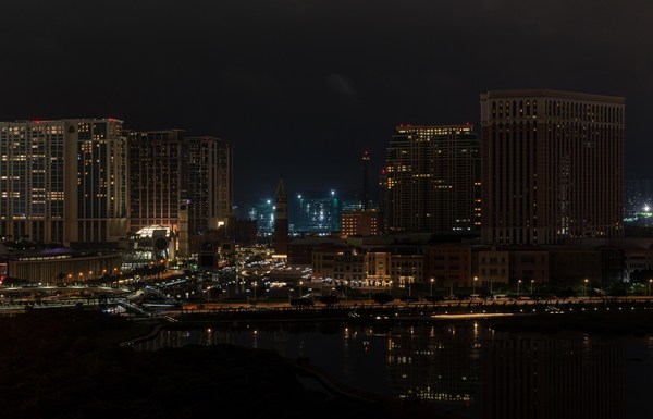 Sands China properties turn off exterior lights and non-essential indoor lights for one hour March 26 during Earth Hour 2022, joining businesses and individuals around the world to increase climate change awareness.