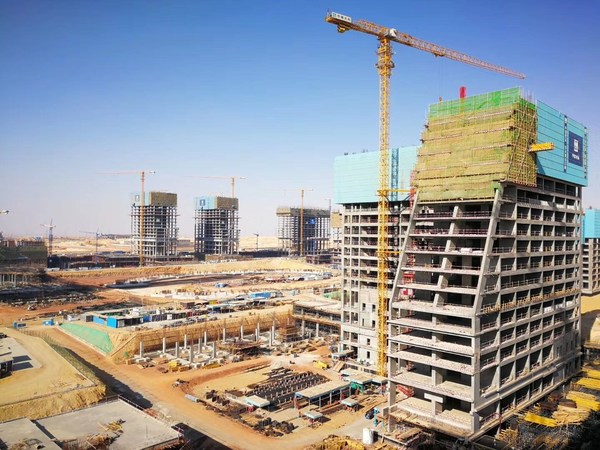 Zoomlion helps build Africa's tallest building - the "Iconic Tower" in Egypt Zoomlion helps build Africa's tallest building - the "Iconic Tower" in Egypt