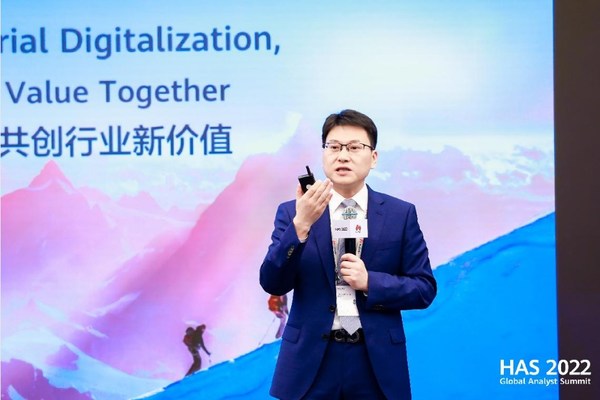 Chen Banghua, Vice President of Huawei Enterprise BG, delivered a keynote speech Chen Banghua, Vice President of Huawei Enterprise BG, delivered a keynote speech