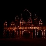 Reliving nostalgia with 1,500 oil lamps shaped like the Ubudiah Mosque