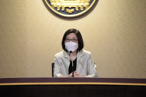 Thailand Board of Investment (BOI) Secretary General Ms. Duangjai Asawachintachit announced today after a Board meeting the approval of revised incentives and conditions for investments in EV charging stations and reported that the total value of foreign and local investment promotion applications during the first quarter of 2022 amounted to a total of 110.7 billion baht (USD3.4 billion)