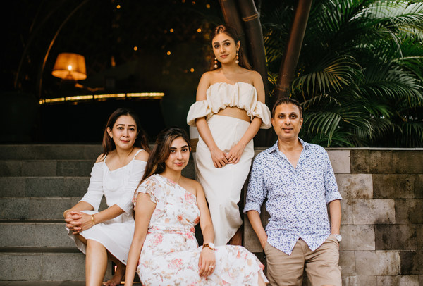The Family Behind Tiara Hana Indonesia: Hadi Moorthy, Meilina Hadi, Hakanah Rathi, and Hashifah Devi.