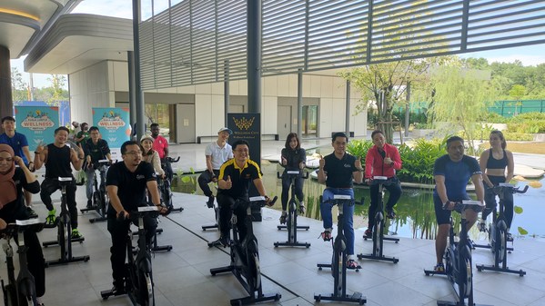 Dato' Sri Vincent (centre) lead the invited guests to a symbolic cycling launch ceremony at the Kuala Lumpur Wellness Festival 2022