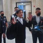 Federal court says no to Hisyam from discharging himself as Najib’s lead counsel
