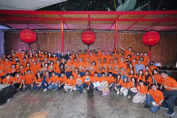 U Mobile and Whale Cloud project team celebrate the successful migration of the telco's customer base to Whale Cloud cloud-native BSS