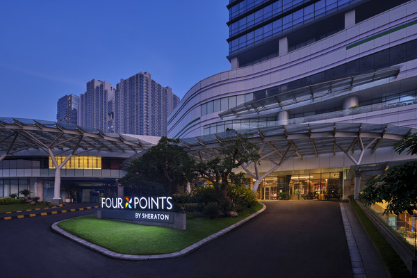 Four Points by Sheraton Surabaya Pakuwon Indah welcomes you with uncomplicated comfort and attentive service. Set in the Western part of Surabaya and connected with the largest shopping mall in Indonesia, Pakuwon Mall Surabaya.