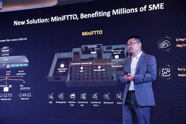 Zhou Tao, Director, Huawei Enterprise Optical Product Marketing & Solution Sales Dept launched Huawei MiniFTTO solution