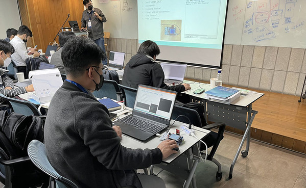2022 AT32 MCU Hands-on 2022 AT32 MCU Hands-on
