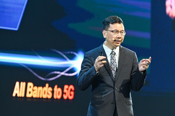 Yang Chaobin speaking at MBBF2022