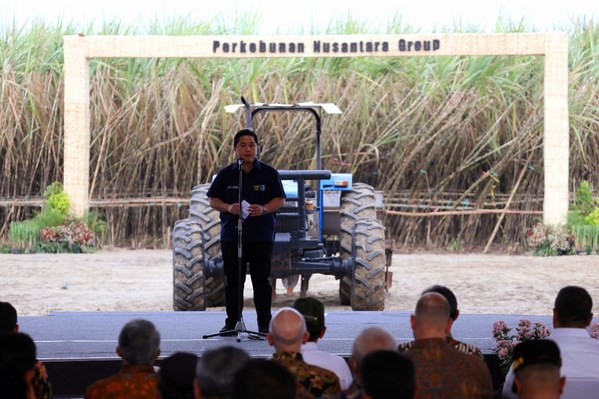 Erick Thohir, Minister of State-Owned Enterprises, at the inauguration ceremony for the revitalization of the national sugar industry in Mojokerto, East Java (10/10) Erick Thohir, Minister of State-Owned Enterprises, at the inauguration ceremony for the revitalization of the national sugar industry in Mojokerto, East Java (10/10)