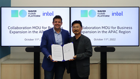 (Left) Steven Long, Corporate Vice President and General Manager for Asia Pacific and Japan & Park Weongi, NAVER Cloud CEO (Left) Steven Long, Corporate Vice President and General Manager for Asia Pacific and Japan & Park Weongi, NAVER Cloud CEO