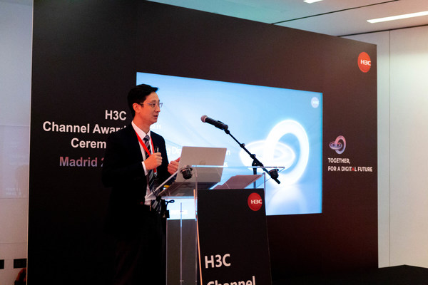 Qiao Yan, Vice President of H3C International Business, delivered a keynote speech