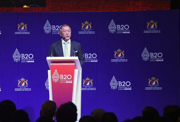 Hyundai Motor Group Executive Chair Euisun Chung, today delivered a keynote speech at the 2022 B20 Summit in Bali, Indonesia on the theme of ‘Energy Poverty and Accelerate a Just and Orderly Sustainable Energy Use.’