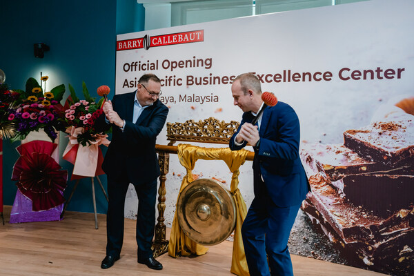 (From left) Robert Kotuszewski, Managing Director of Barry Callebaut in Malaysia, and Jo Thys, Chief Operating Officer of the Barry Callebaut Group, at the official opening ceremony of the Asia Pacific Business Excellence Center.