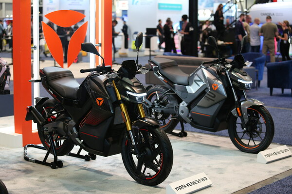 CES 2023 saw the US debut of the all-new high-speed straddle electric motorcycle series Yadea Keeness VFD