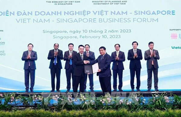 Mr. Danny Le, CEO of Masan Group receives investment registration certificate