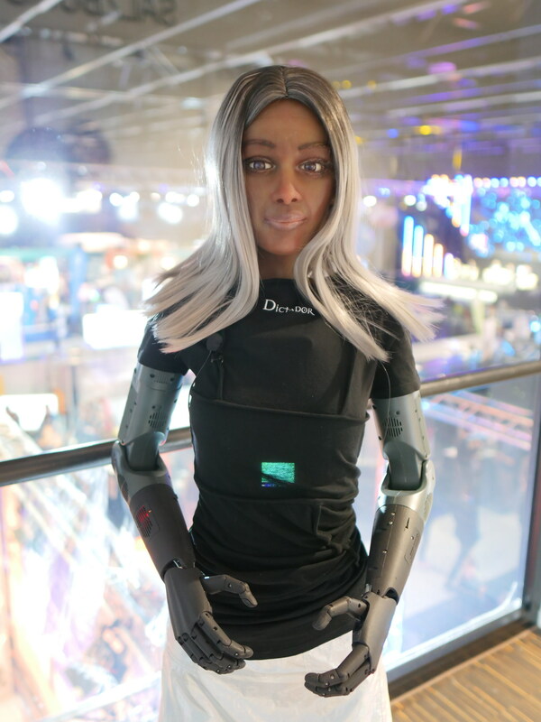 MIKA, AI CEO DICTADOR MIKA, AI CEO DICTADOR