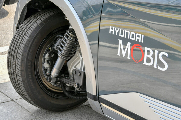 Hyundai Mobis’s in-wheel system is equipped in the e-corner system, an integrated solution that combines electronic steering, braking, and suspension technologies centered around the in-wheel motor.