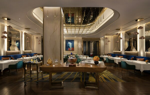 8½ Otto e Mezzo BOMBANA (Galaxy Macau)