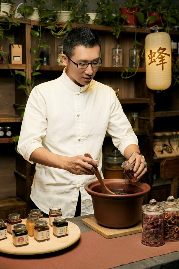 Inheritor Wen Zhenyu Shares Innovative Ways to Promote Intangible Cultural Heritage