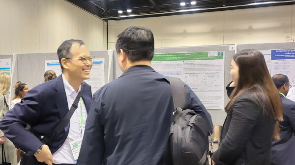 - Professor Cho,Byoung Chul is having a conversation about the preclinical data of its novel, orally administered TKI 'JIN-A04' targeting NSCLC with HER2 exon 20 insertion mutation at the 2023 American Association of Cancer Research in Orlando, USA (AACR 2023) - Professor Cho,Byoung Chul is having a conversation about the preclinical data of its novel, orally administered TKI 'JIN-A04' targeting NSCLC with HER2 exon 20 insertion mutation at the 2023 American Association of Cancer Research in Orlando, USA (AACR 2023)