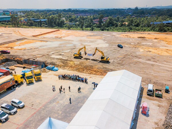 The new multi-storey facility spans across more than half a million square feet with cutting edge technology and sustainable solutions, and will be one of the largest cocoa bean warehouses in Southeast Asia.