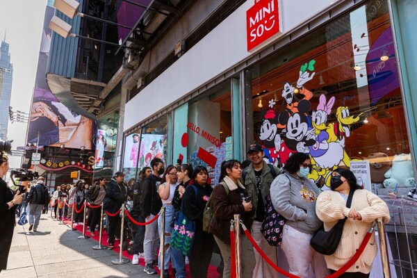 Long queues of enthusiastic customers waited in front of MINISO’s new Times Square flagship store
