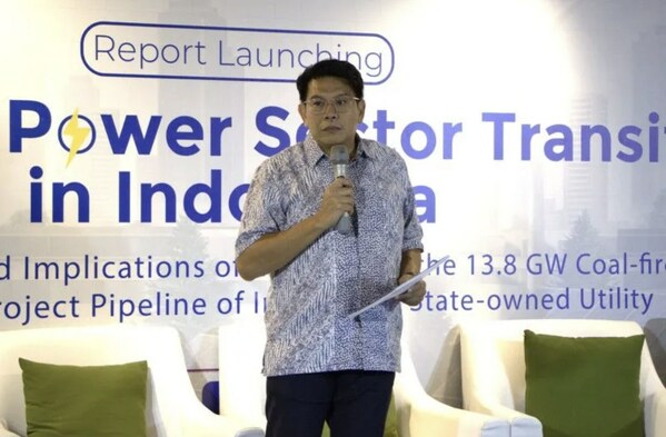 IESR Executive Director Fabby Tumiwa at the launch of the report "Delivering Power Sector Transition in Indonesia" in Jakarta IESR Executive Director Fabby Tumiwa at the launch of the report "Delivering Power Sector Transition in Indonesia" in Jakarta