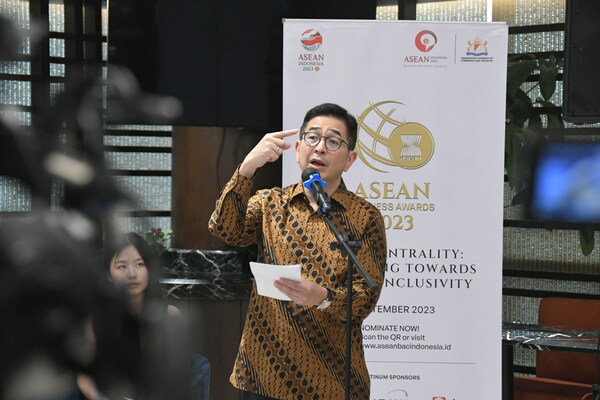 Arsjad Rasjid, Chair of the ASEAN Business Advisory Council (ASEAN-BAC) and Chairman of Kadin, announced that registration for the ASEAN Business Awards 2023 (ABA 2023) has officially launched. More information can be found on www.aseanbacindonesia.id