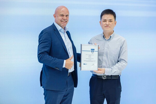 Growatt receives Top Brand PV Award 2023 from EUPD Research