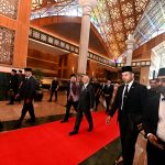 King, Queen arrive home