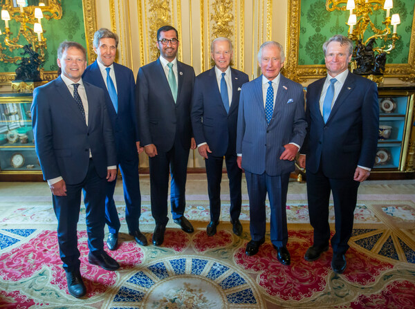 During his visit to London, COP28 President Designate Dr. Sultan Al Jaber met with US President Joe Biden, His Majesty King Charles III, UK Government Ministers and Leading Investors and Philanthropists to discuss unlocking climate finance with a focus on developing economies. During his visit to London, COP28 President Designate Dr. Sultan Al Jaber met with US President Joe Biden, His Majesty King Charles III, UK Government Ministers and Leading Investors and Philanthropists to discuss unlocking climate finance with a focus on developing economies.